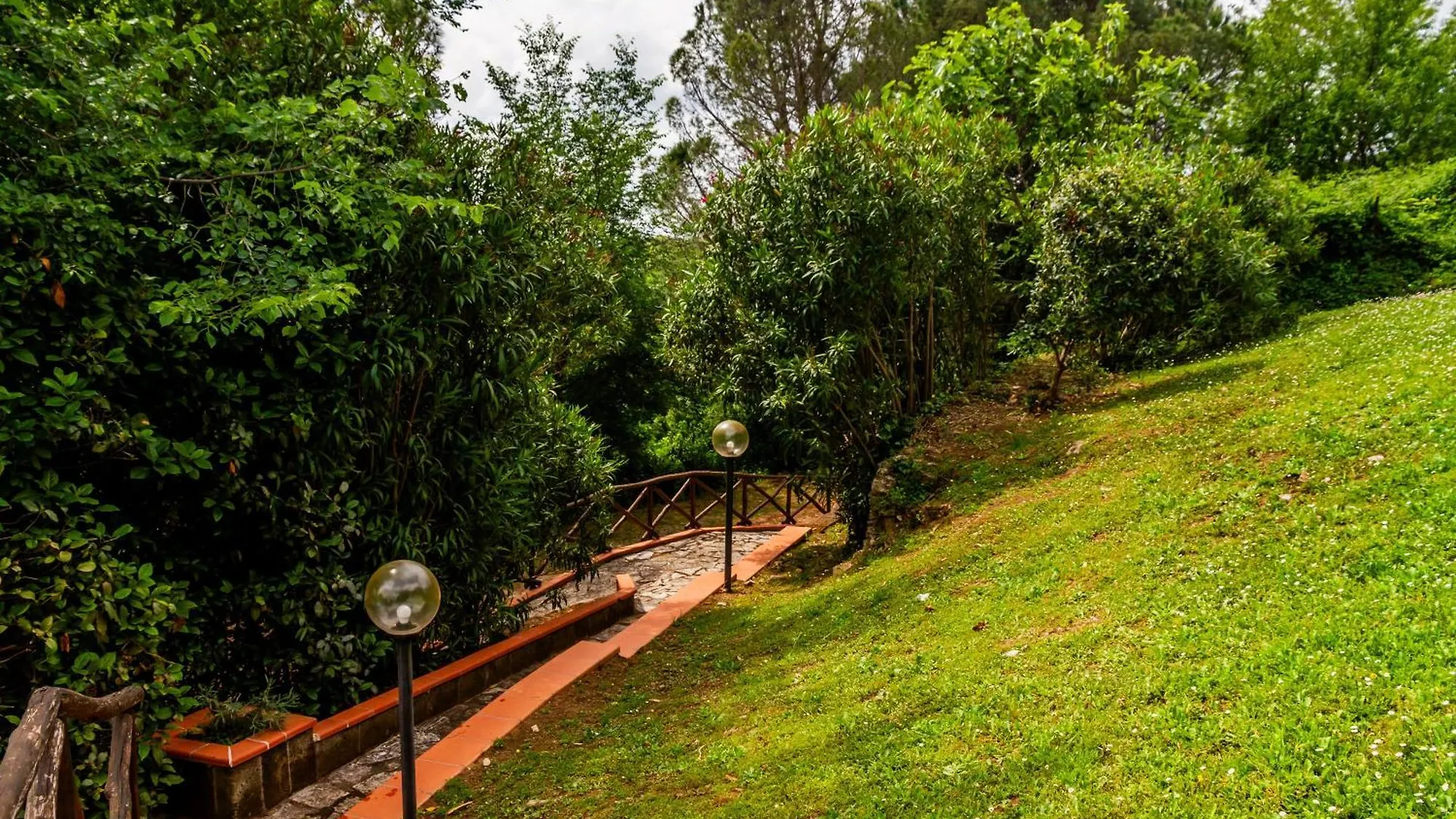 Wohnung A Mit Herrlichem Ausblick Ravi 0*,  Italy